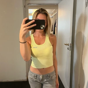 Linne - Oanvänt linne från urban outfitters