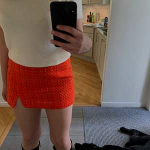 Populär kjol från zara som endast är använd en gång❤️
