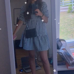 Klänning  - Säljer denna fina sommarklänning 