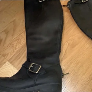 Jonny bulls  - Fint skick på ett par stövlar, inprincip oanvänd. Pris går att diskutera vid snabb affär. 