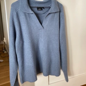Tröja - Säljer denna super fina tröja från Kappahl då den inte kommer till användning🥰 160kr plus frakt 