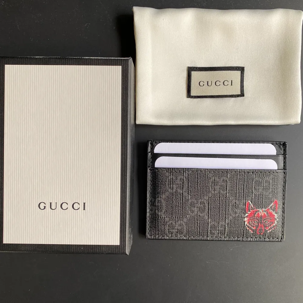 Sällsynt Gucci plånbok. Skick 8.5/10. Pris 1500kr. Accessoarer.