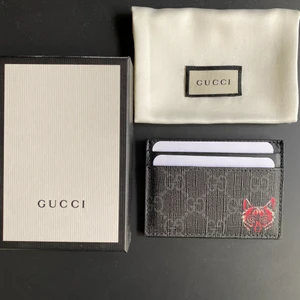 Gucci korthållare - Sällsynt Gucci plånbok. Skick 8.5/10. Pris 1500kr
