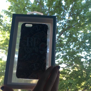 Skal - Helt nytt skal min mamma köpte men jag ville inte ha det är till iPhone 6 säljer för 30kr 