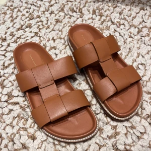 Sandaler  - Sandaler från zara home storlek 37! Använd 1 gång