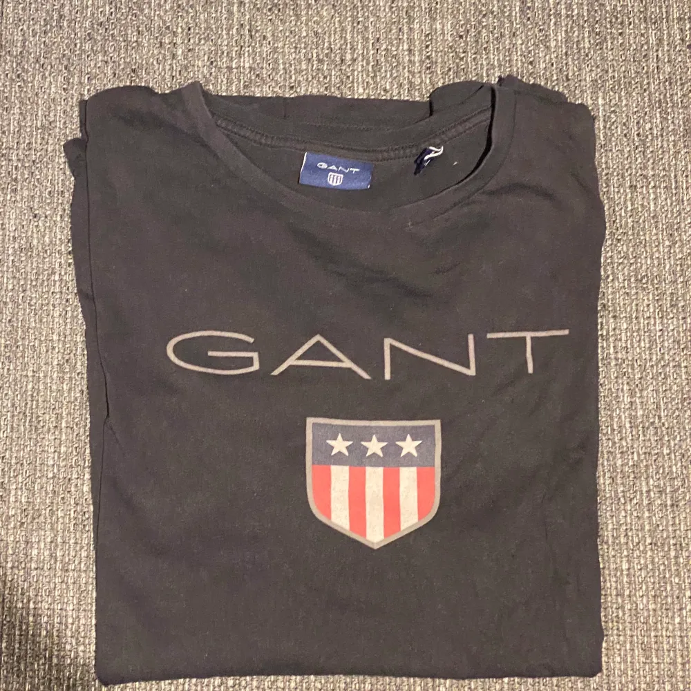 GANT T-shirt i storlek M. Färg: Evening Blue. T-shirts.