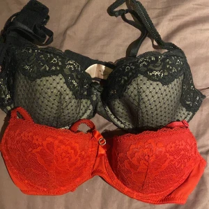 bh-ar från hunkemöller  - RÖD SÅLD   den svarta 70 C❤️
