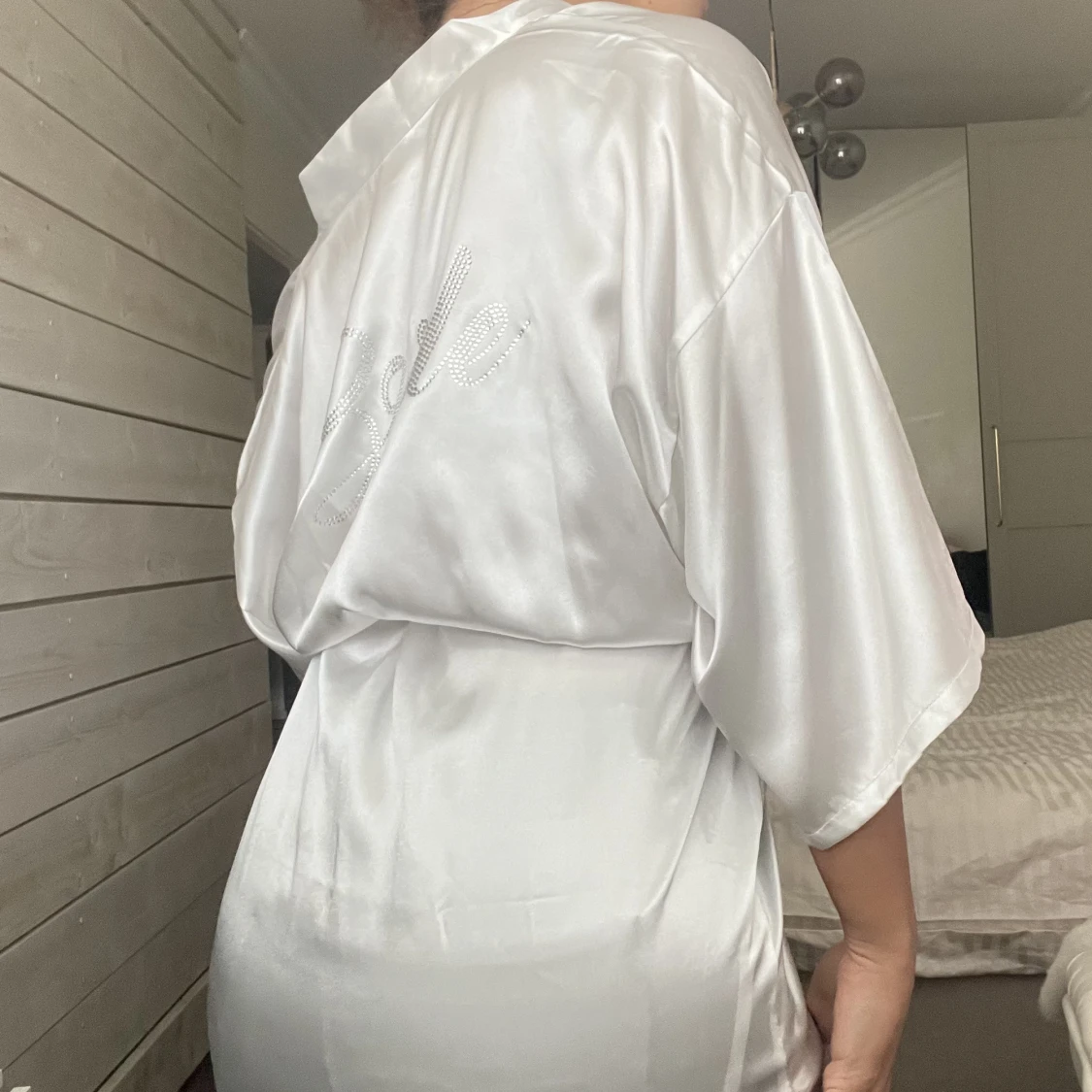 Helt ny satin rock/klänning  - 90