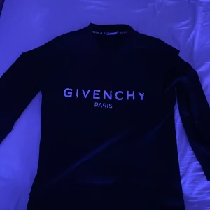 Givenchy tröja - Fet givenchy tröja, pris går att diskutera. 