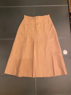 Pleated Kjol  - Beige lång kjol 