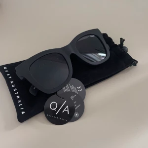 QUAY Australia solglasögon  - Helt nya oanvända solglasögon från Quay australia. Nypris över 500kr