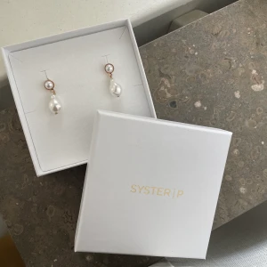 Örhängen🥰🥰 - Såå fina pärlörhängen! 😍