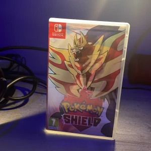Nintendo spel Pokémon shield - B