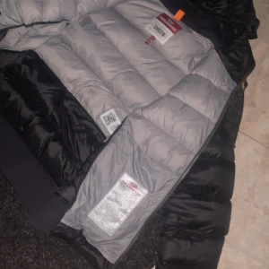 Para jumpers pharrell - Köpt från careofcare för 5600kr storlek S