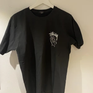 Stüssy t-shirt - Nyskick, aldrig använd! Nypris 55€