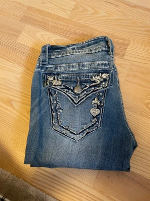 Miss me Jeans  - Lågmidjade miss me jeans. Supersnygga men tyvärr för små nu. 