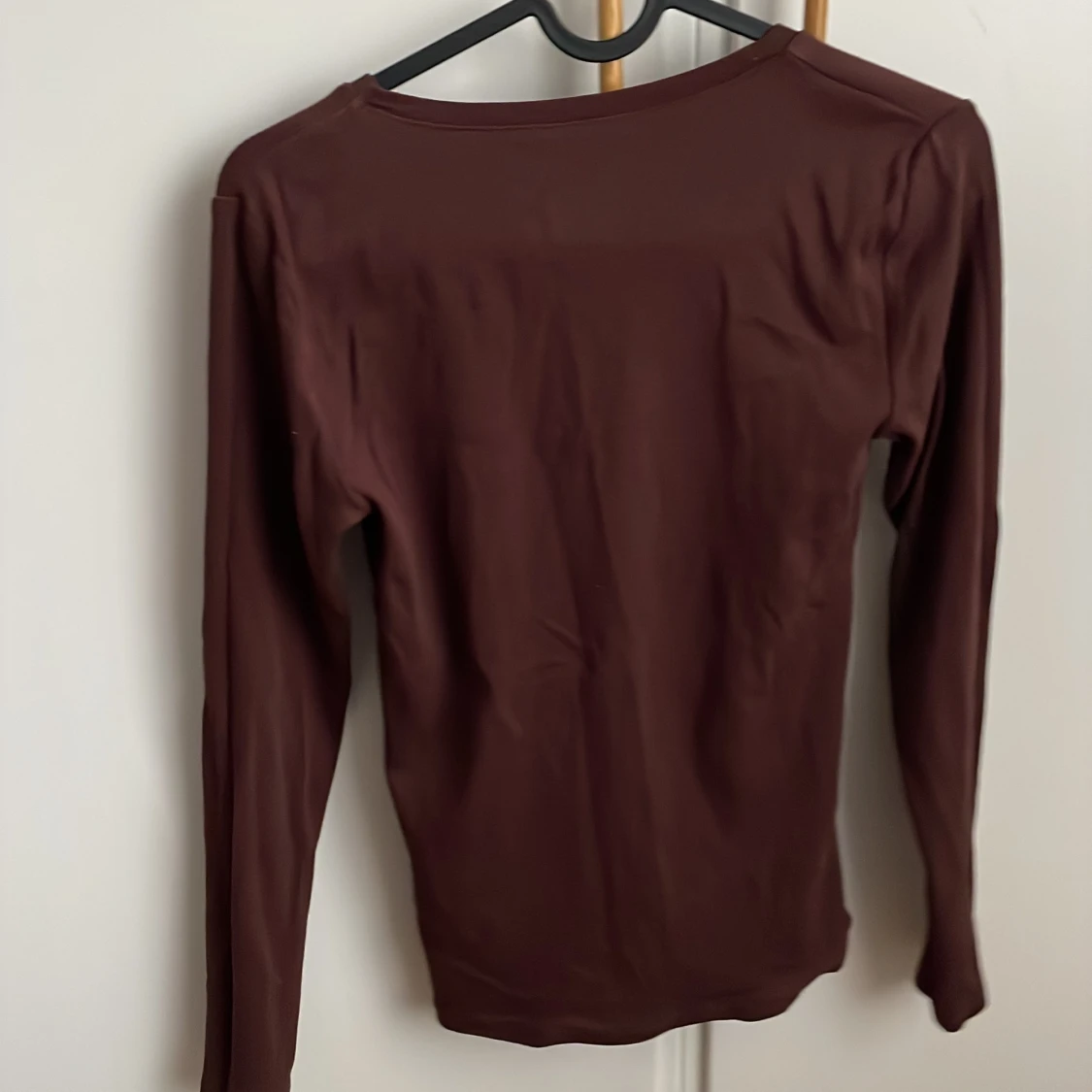 Lång ärmad brun tröja  - 90