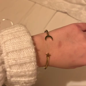 Armband  - Säljer detta söta armband från Edblad 