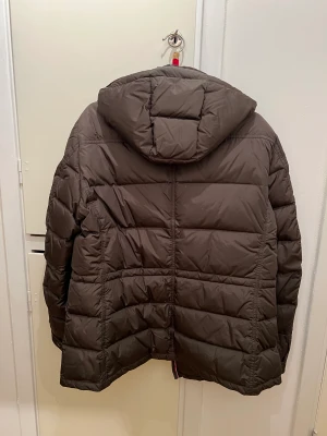 Varm och skön vinterjacka  - Vinterjacka i storlek S/M, säljer den då den inte passar mig. 