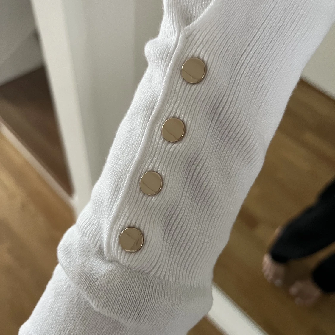 Oanvänd tröja från Zara - 90