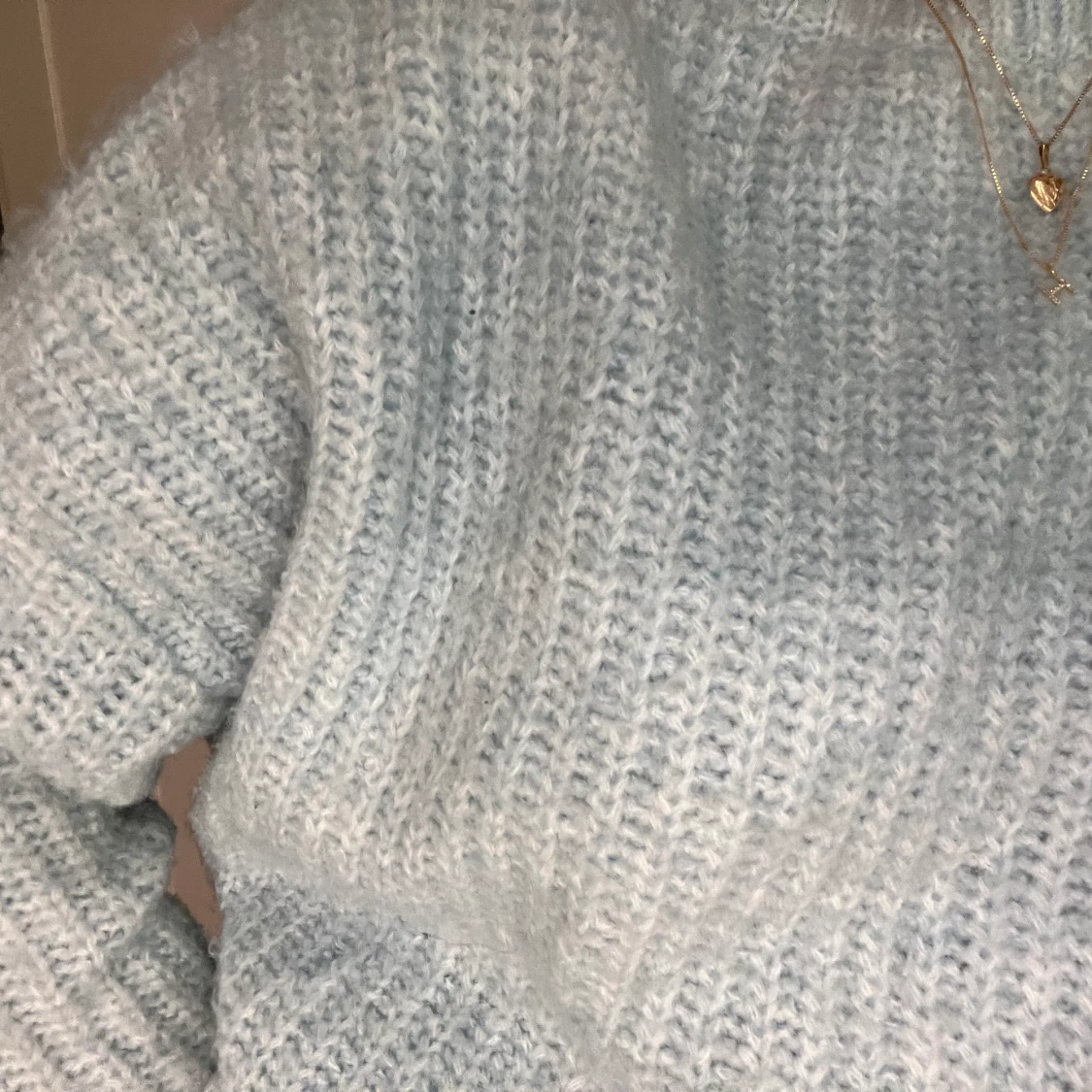 Ljusblå stickad tröja - 91