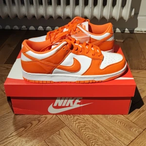 Dunk Low Sp Orange Blaze US 10.5- EU 44.5 - Dunk Low Sp Orange Blaze (Syracuse) DS purchased at SNS Stockholm 