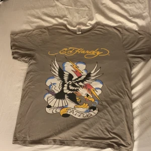 ed hardy tshirt - beige ed hardy tsirt strl XL
