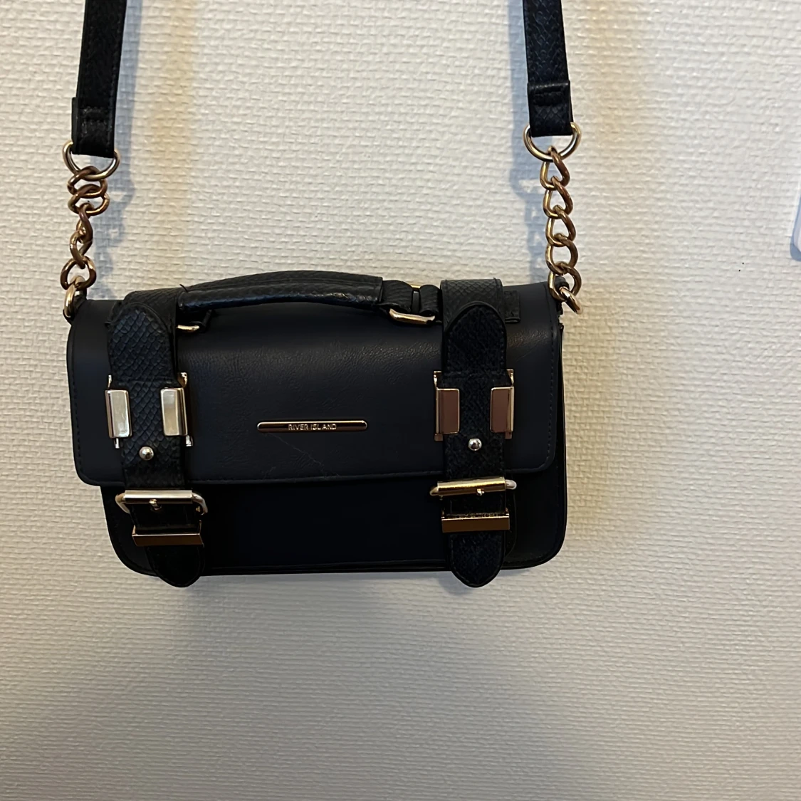 Sling bag