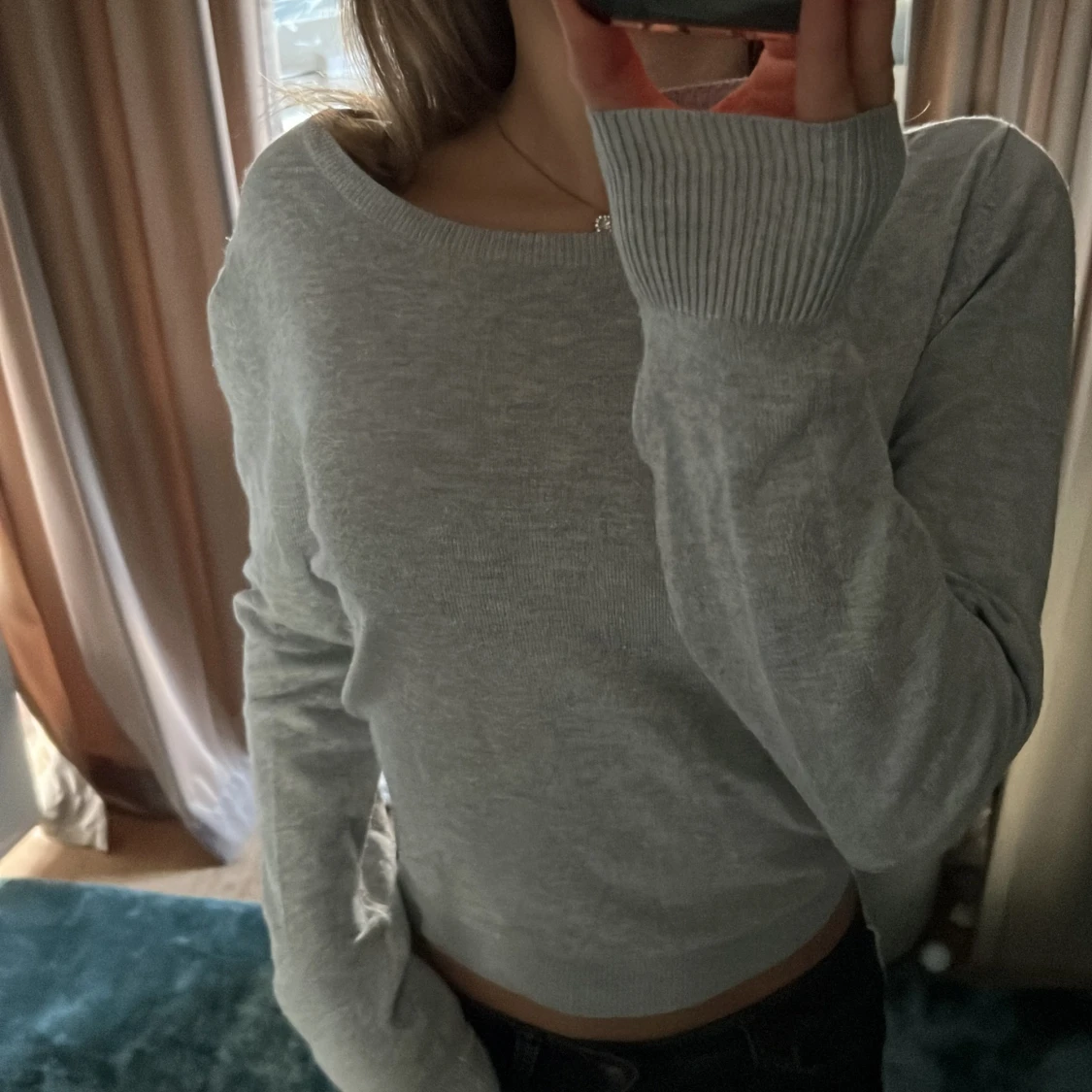 GrĂ„ sweatshirtđ