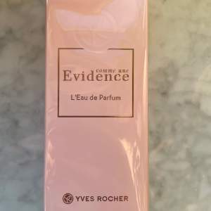 Helt ny och oöppnad parfym ifrån Yves Rocher, luktar super gott! Nypris 649kr men jag säljer den för mindre än halva priset!
