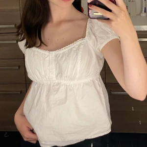 Hollister Topp -  priset kan diskuteras  endast använd fåtal gånger och fortfarande i bra skick. 