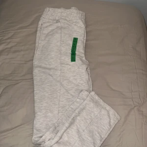 mjukisbyxor - mjukisbyxor skönt material jättw mjukt! storlek S oanvänd 