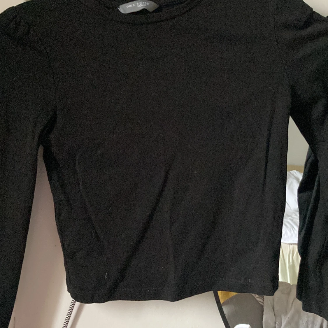 En vanlig svart tröja