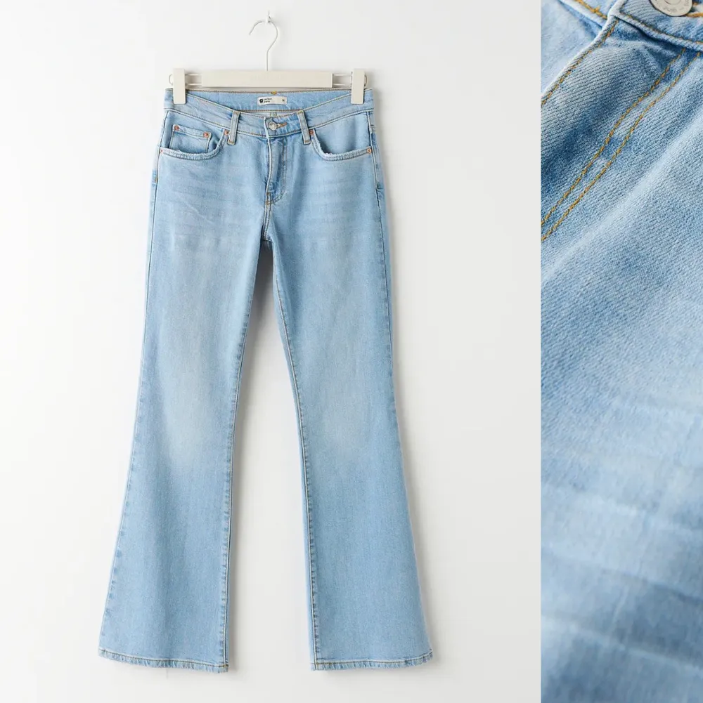 Säljer mina low waist bootcut jeans från Gina tricot. Endast använda 2 -3 gånger, säljer för att dom knappt kommer till användning. 🫶🏼. Jeans & Byxor.