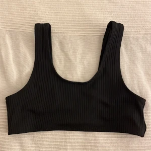 Bikinitopp - Svart bikinitopp från Cubus. Knappt använd.