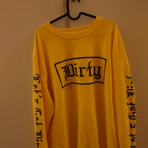 Ny Tröja herr xxl - Ny Tröja från extreme clothing.  strl xxl (liten i storlek) Köpt för 600kr Säljer för 400kr