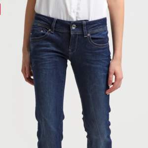 Så snygga gstar jeans som tyvärr är för korta för mig!❤️orginalpris 999kr skriv privat för egna bilder!