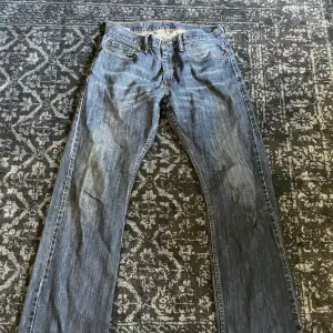 levis jeans 514, storlek 33/32  mycket bra skick köparen står för frakt!