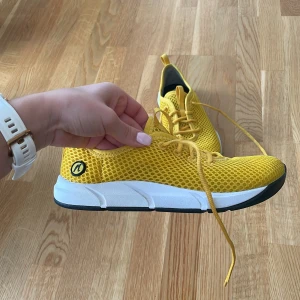 Joe nimble MOTIONTOES 2.0 strl 36. - Nypris mellan 1800-2000kr. Använda en gång. 