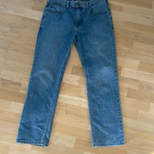 Carhartt jeans relaxed fit - Säljer mina carhartt relaxed fit jeans i storlek 33:30. Riktigt bra skick. Köpare står för frakt.