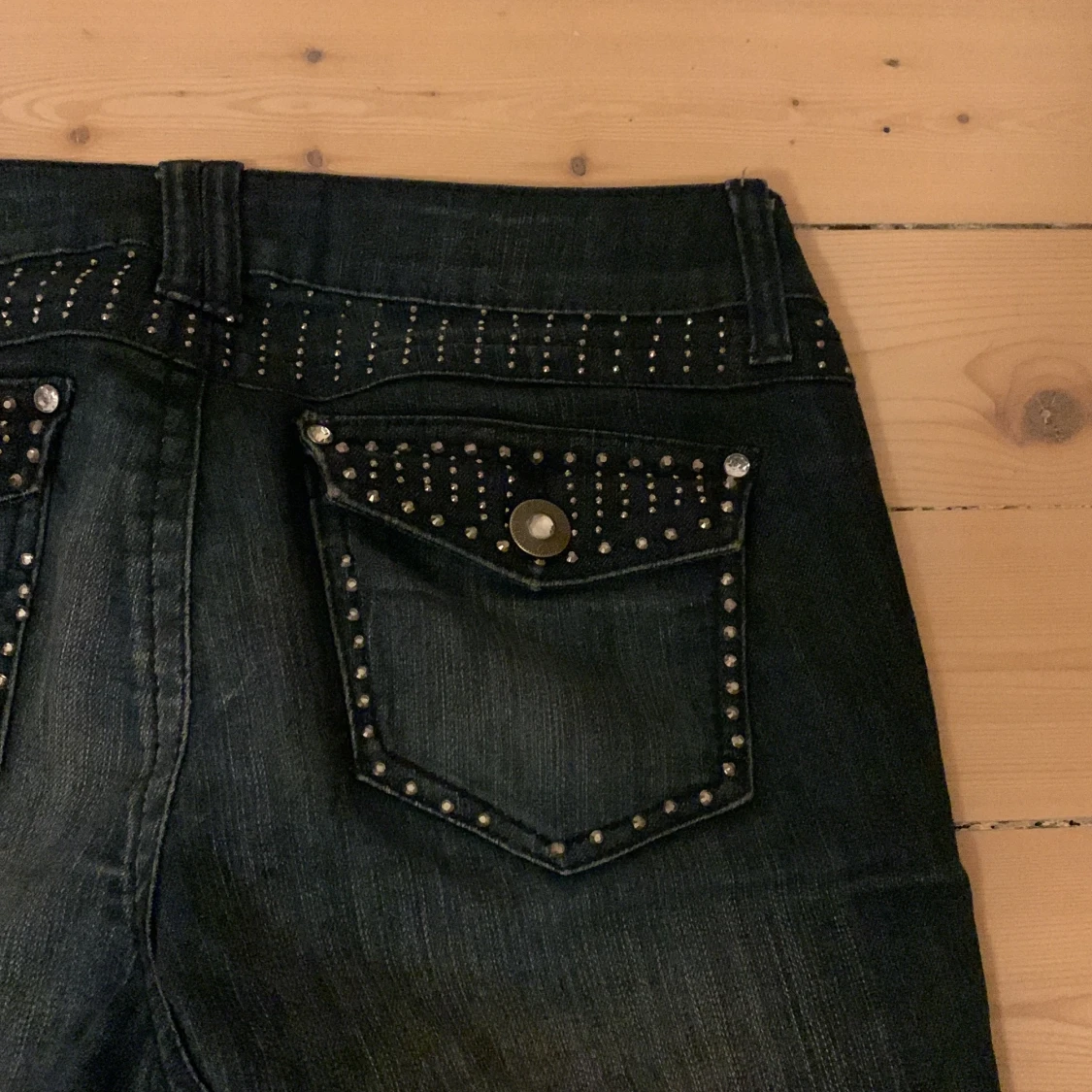 Mörkblå jeans - 91