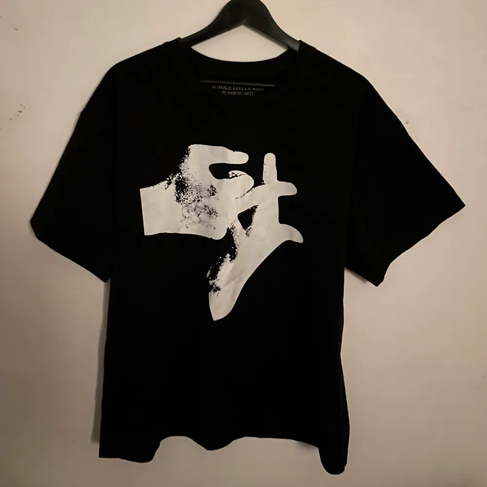 Playboi Carti Hands T-Shirt   Använd max 5 gånger  . T-shirts.