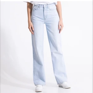 Jeans från lager 157  - Säljer dessa superfina jeans från lager 157 då dem inte kommer till användning. Storlek xxs men skulle säga att dem motsvarar Xs/s. Väldigt fint skick då dem endast är använda ett fåtal gånger.