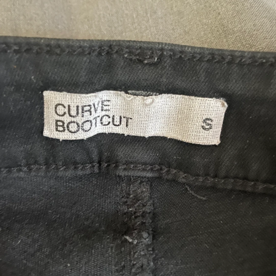 Utsvängda byxor  - 90