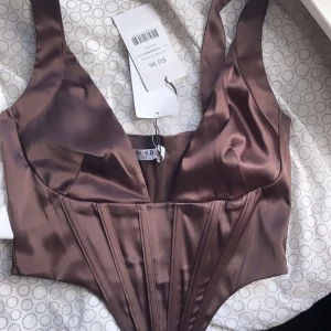 Topp från nakd - Aldrig använd passar mig inte