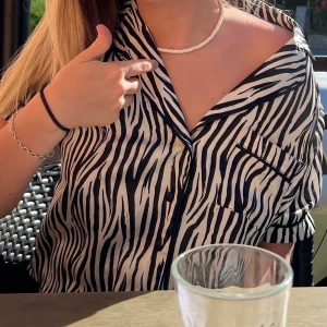 Zebra topp - En zebramönstrad pyjamaströja från primark, så fin att ha i alla tillfällen!🦓