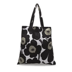 Mariemekko Tygpåse  - Tygpåse från marimekko, tvättat och dom i nyskick. Går ej att köpa längre, köptes för ett år sedan, kostade då 400 kr. Mitt pris - 200 kr 