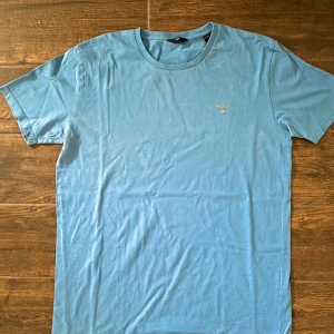 Gant T-shirt - Gant T-shirt. Knappt använd. 