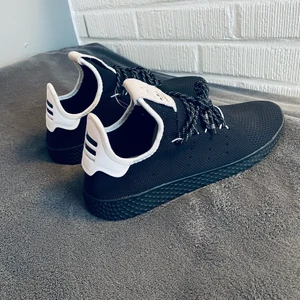 Adidas Pharrell Williams tennis  - Brand new adidas Pharrell Williams tennis size  44 2/3,without box