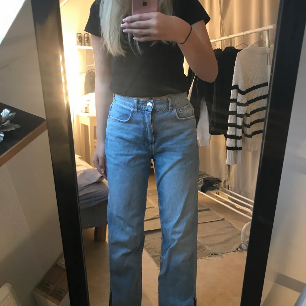 Fina jeans ifrån Gina!💕använda men i fint skick!. Jeans & Byxor.